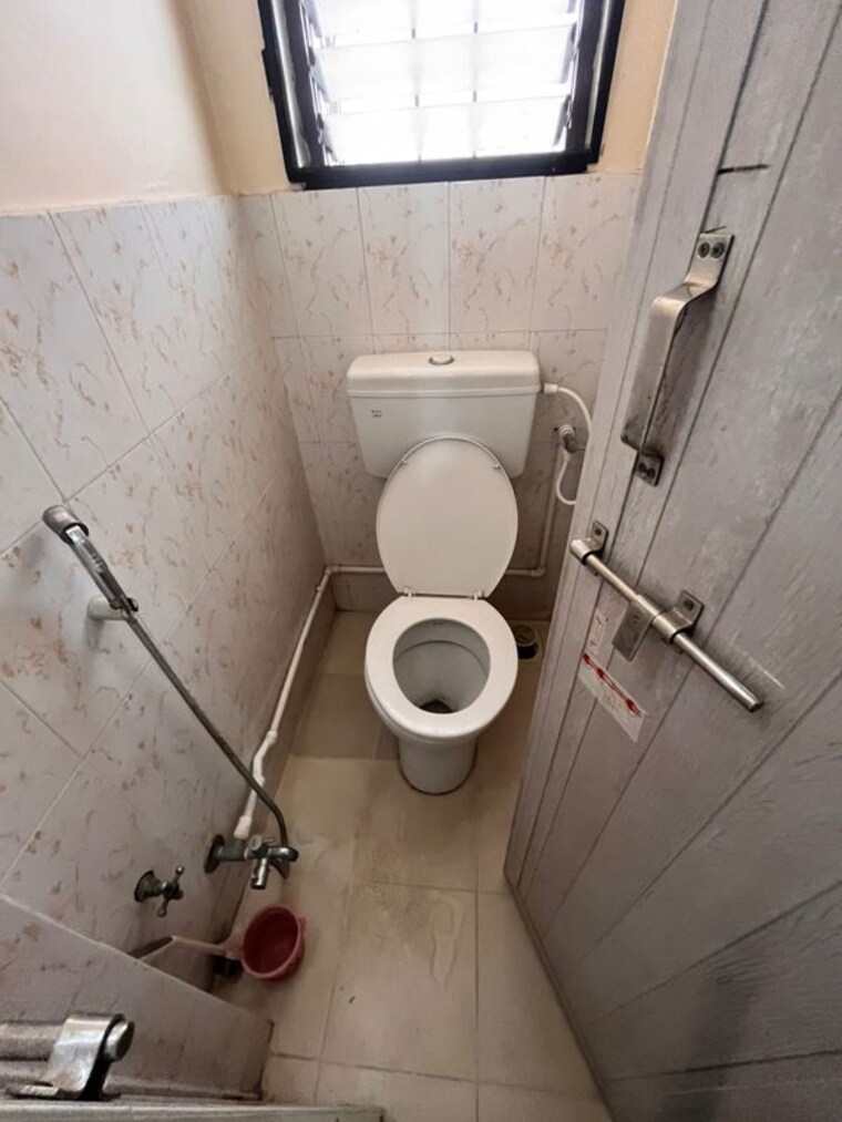 Bathroom, borate-jijai-nagari 2 Bedroom 1200 Sq.Ft. Apartment In Kothrud Pune 10374541