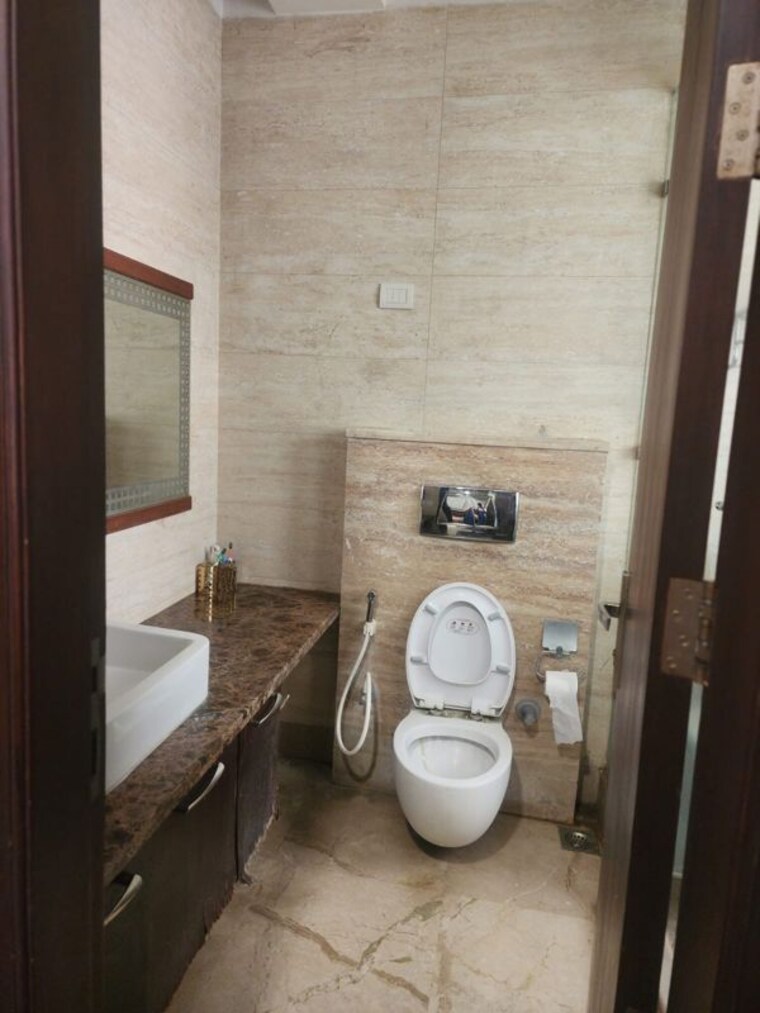 Bathroom, greater kailash i 4 Bedroom 2700 Sq.Ft. Builder Floor In Greater Kailash I Delhi 10374544