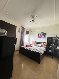 3.5 BHK +Apartment For Rent in Vasant Apartment Mayur Vihar