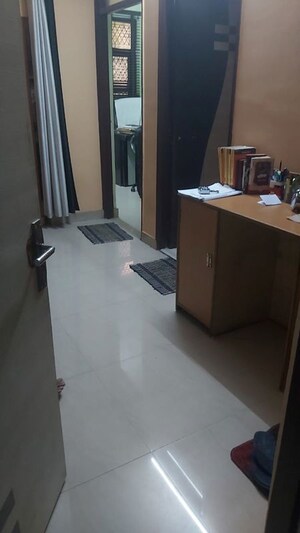 Team Area in 2.5 BHK Builder Floor at Pandav Nagar – for Sale