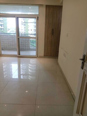 Room in 4 BHK Apartment at Parx Laureate, Sector 108 – for Sale