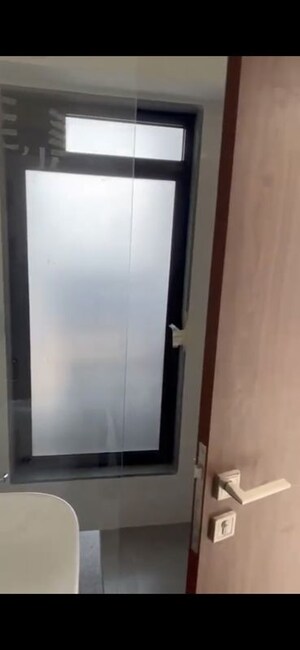 Room in 2 BHK Apartment at Dynamix Divum, Malad East – for Rent