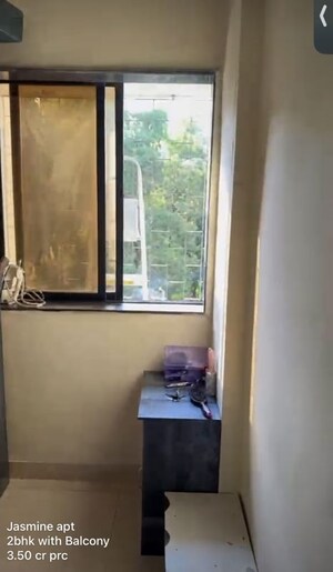 Room in 2 BHK Apartment at Jasmine Apartments Mazgaon, Mazgaon – for Sale