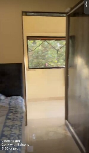 Room in 2 BHK Apartment at Jasmine Apartments Mazgaon, Mazgaon – for Sale