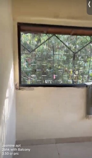 Room in 2 BHK Apartment at Jasmine Apartments Mazgaon, Mazgaon – for Sale
