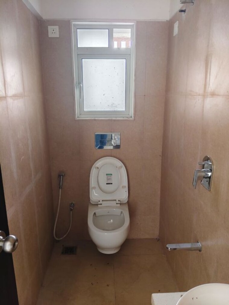 Bathroom, alliance-fortuna-blue 1 Bedroom 415 Sq.Ft. Apartment In Lower Parel Mumbai 10374604