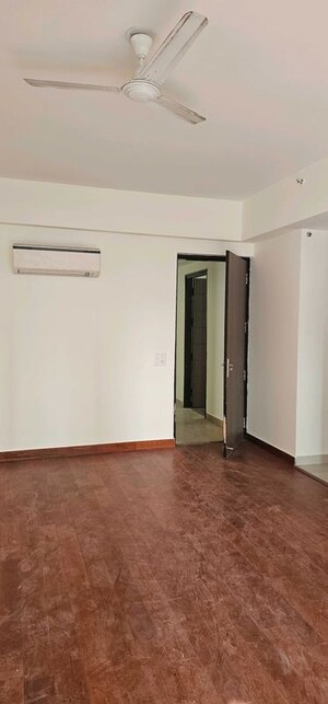 Room in 3 BHK Apartment at Parx Laureate, Sector 108 – for Sale