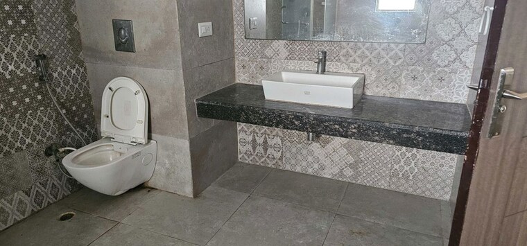 Bathroom, parx-laureate 3 Bedroom 3312 Sq.Ft. Apartment In Sector 108 Noida 10374603