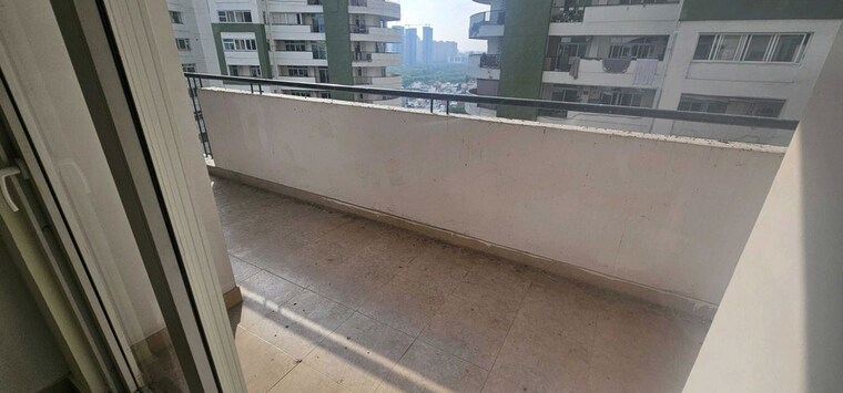 Balcony, parx-laureate 3 Bedroom 3312 Sq.Ft. Apartment In Sector 108 Noida 10374603