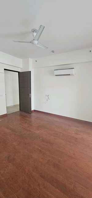 Room in 3 BHK Apartment at Parx Laureate, Sector 108 – for Sale