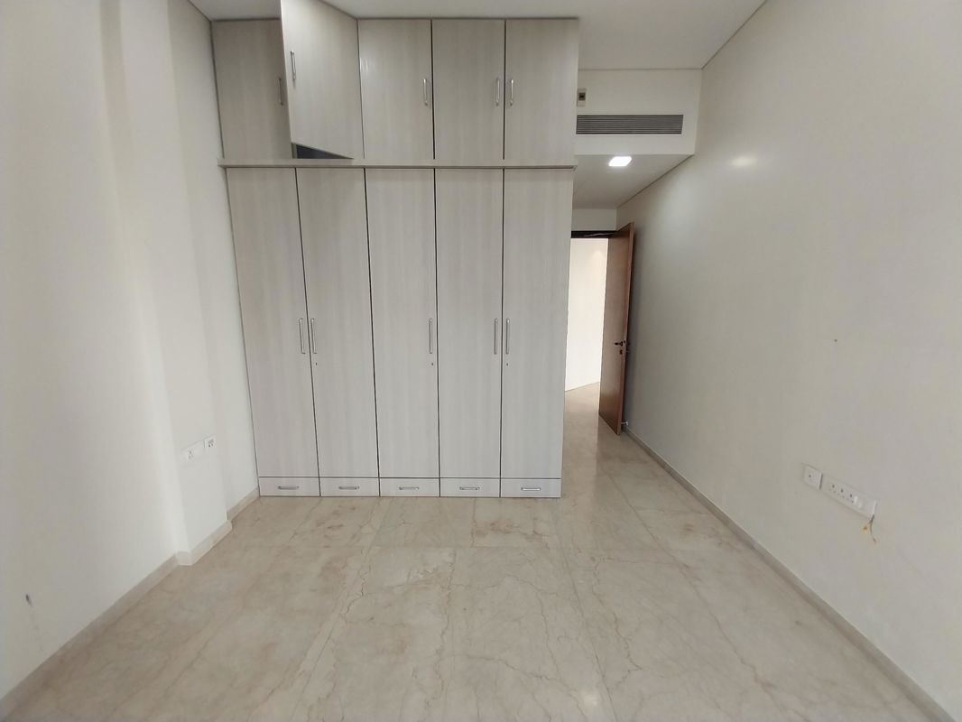 5 BHK + Pooja Room,Study Room,Store Room Apartment For Sale in Omkar 1973