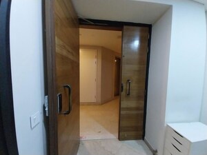 5 BHK Apartment – Entrance View at Omkar 1973, Worli - for Sale