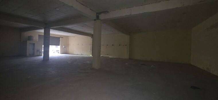 Room, basai village Commercial Warehouse 5200 Sq.Ft. In Basai Village Gurgaon 10374622