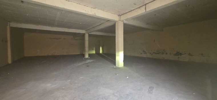  Parking, basai village Commercial Warehouse 5200 Sq.Ft. In Basai Village Gurgaon 10374622