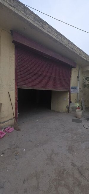  Warehouse For Rent in Basai Village