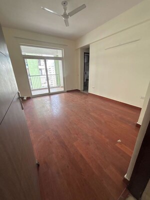 Room in 4 BHK Apartment at Parx Laureate, Sector 108 – for Rent