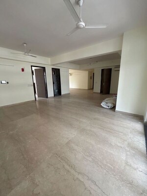 Room in 4 BHK Apartment at Parx Laureate, Sector 108 – for Rent