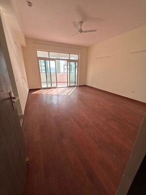 Room in 4 BHK Apartment at Parx Laureate, Sector 108 – for Rent