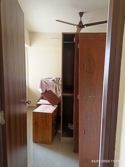 1 BHK + Pooja Room,Servant Room,Study Room,Extra Room,Basement,Store Room Apartment For Rent in Raunak 108