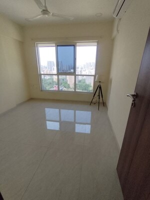 Room in 2 BHK Apartment at Supreme 19, Lokhandwala – for Rent