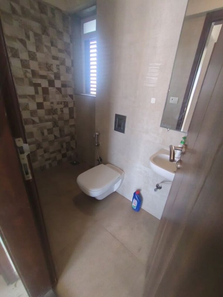 Bathroom, supreme-19 2 Bedroom 695 Sq.Ft. Apartment In Lokhandwala Mumbai 10374644