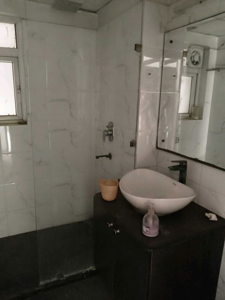 Bathroom, paramount-floraville 3 Bedroom 1685 Sq.Ft. Apartment In Sector 137 Noida 10374650