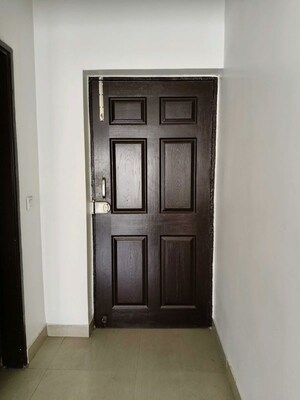 Room in 3 BHK Apartment at Paramount Floraville, Sector 137 – for Sale