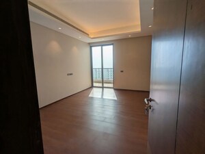 Room in 5 BHK Penthouse at Ambience Tivertone, Sector 50 – for Rent