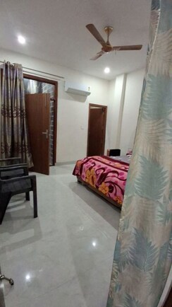 2.5 BHK + Store Room Villa For Rent in Sector 85