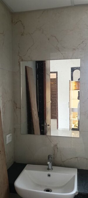 Building Lobby in 3.5 BHK Builder Floor at M3M Soulitude, Sector 89 – for Rent