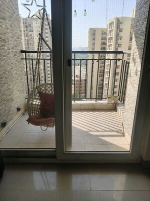 Room in 3 BHK Apartment at Paramount Floraville, Sector 137 – for Sale