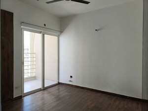 Room in 3 BHK Apartment at Paras Tierea Studio Apartments, Sector 137 – for Sale