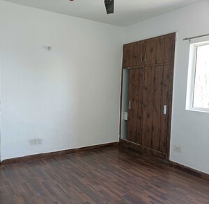Room in 3 BHK Apartment at Paras Tierea Studio Apartments, Sector 137 – for Sale