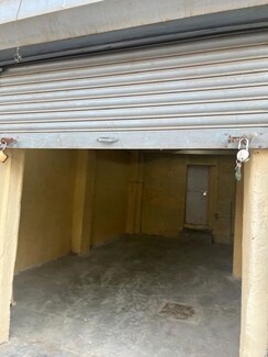 Retail Shop For Rent in Irani Building