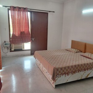 Bedroom in 4 BHK Apartment at Sector 15 ii – for Rent