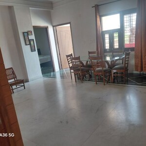 Room in 4 BHK Apartment at Sector 15 ii – for Rent