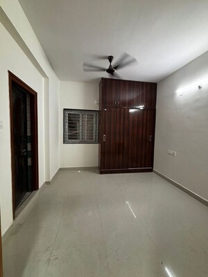 Room in 2 BHK Apartment at Asha Heights Gachibowli, Gachibowli – for Rent