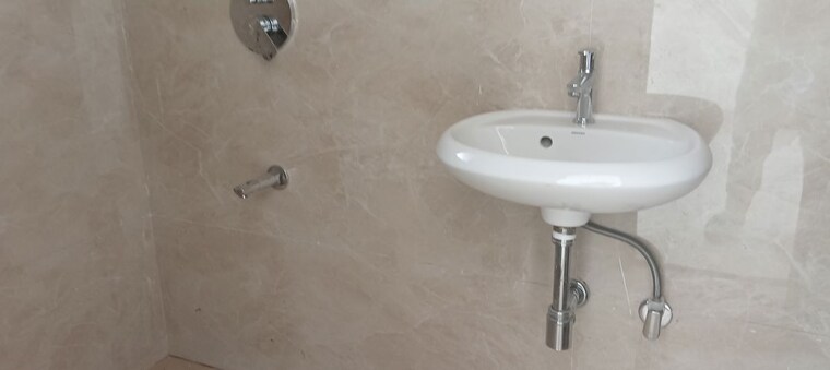 Bathroom, infinity-paradise-chs 2 Bedroom 661 Sq.Ft. Apartment In Goregaon West Mumbai 10374752