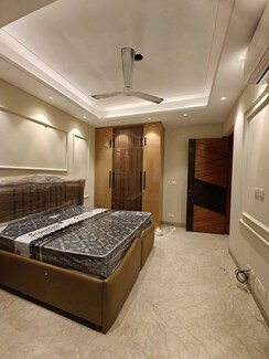 3 BHK + Extra Room Builder Floor For Sale in BPTP Green Oaks