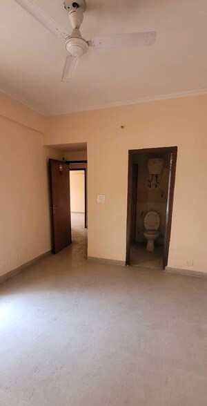 Room in 3 BHK Apartment at Supertech Ecociti, Sector 137 – for Sale