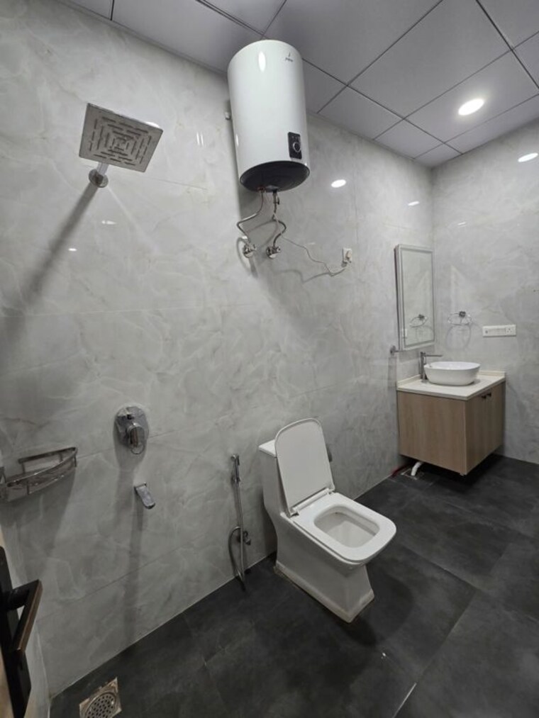 Bathroom, sector 44 1 RK 400 Sq.Ft. Builder Floor In Sector 44 Gurgaon 10374771
