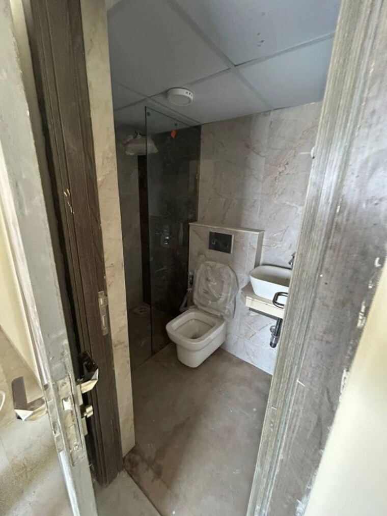 Bathroom, im-applaud-38 1 Bedroom 420 Sq.Ft. Apartment In Goregaon East Mumbai 10374784