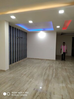 Room in 4 BHK Apartment at Pioneer Park Presidia, Sector 62 – for Sale