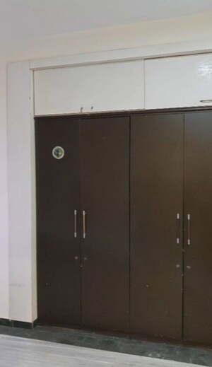 Furnished Amenities in 2 BHK Apartment at Kanakia Spaces Niharika, Manpada – for Rent