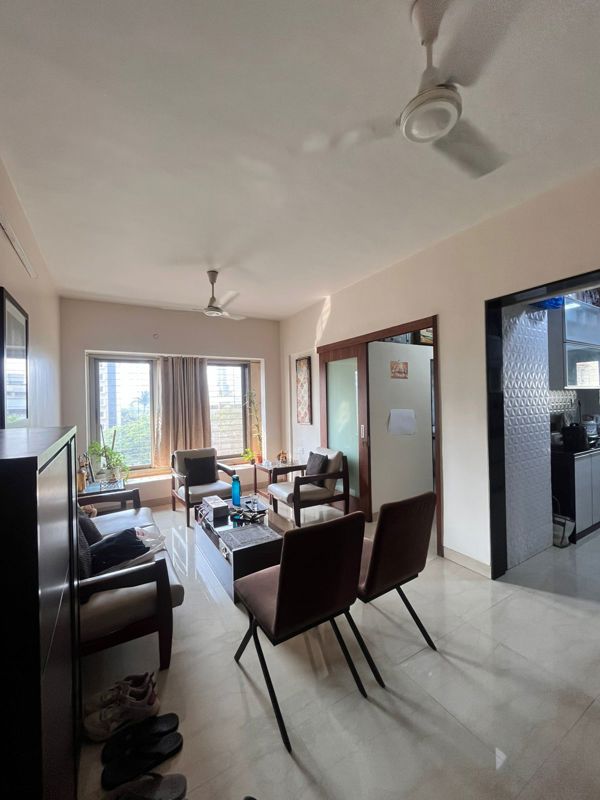 2 BHK + Extra Room Apartment For Sale in Andheri West