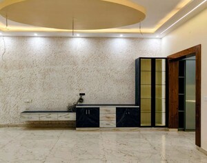 Room in 3 BHK Builder Floor at Sector 5 – for Rent