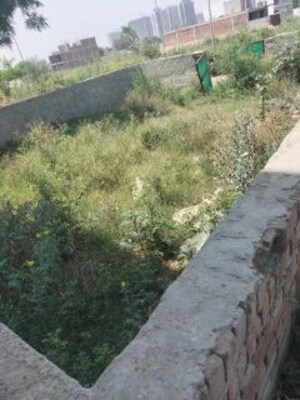  Plot – Garden View at Noida Central - for Sale