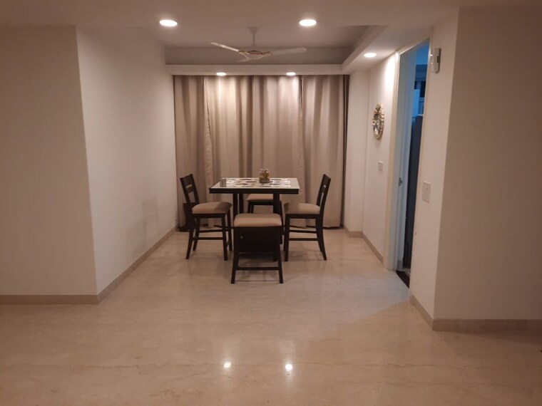 Living Room, sector 7 3 Bedroom 220 Sq.Yd. Builder Floor In Sector 7 Faridabad 10374845