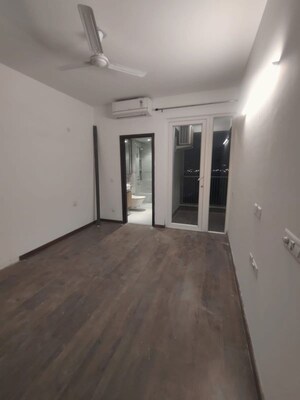 Room in 4 BHK Builder Floor at DLF Garden City Independent Floors, Sector 92 – for Rent