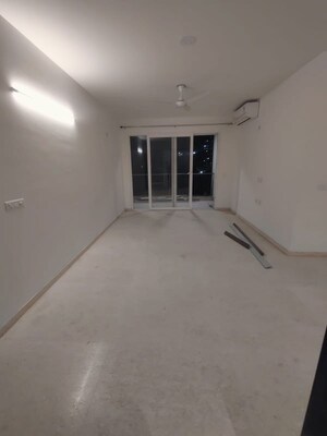 Room in 4 BHK Builder Floor at DLF Garden City Independent Floors, Sector 92 – for Rent